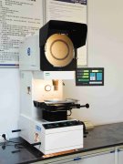 YN31108-B 绝缘外被壁厚投影仪